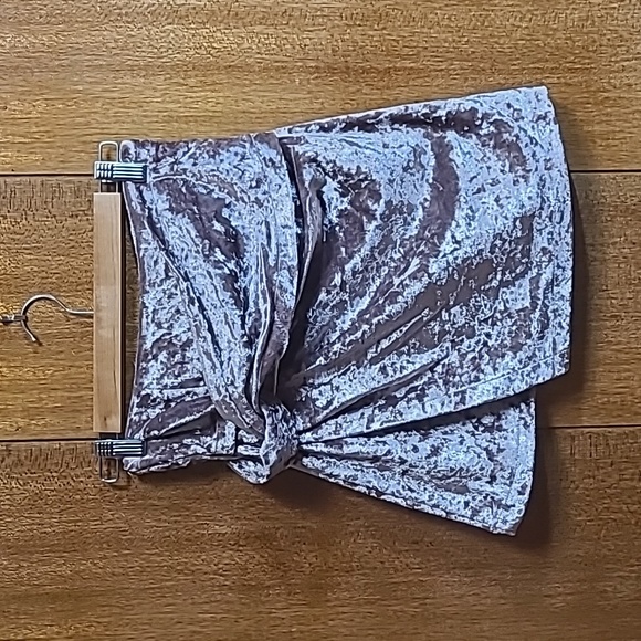 Metallic velvet miniskirt with twist detail - Picture 1 of 1